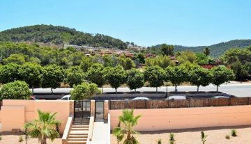 Resa estates ibiza huis huren cala tarida  view bedrooms.jpg